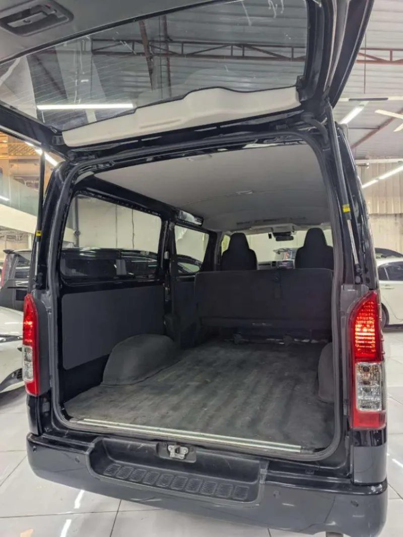 Toyota Hiace GL Dual AC 2020 (Non Hybrid, Auction Grade 3) – Black | 129,000 km | Showroom | STK-260668