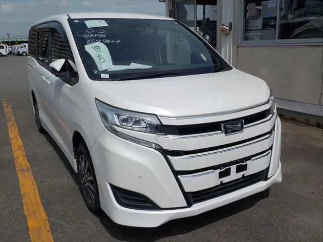 Toyota Noah X 2021 (Non Hybrid, Auction Grade 3.5) – Pearl | 72,297 km | Upcoming | STK-260835