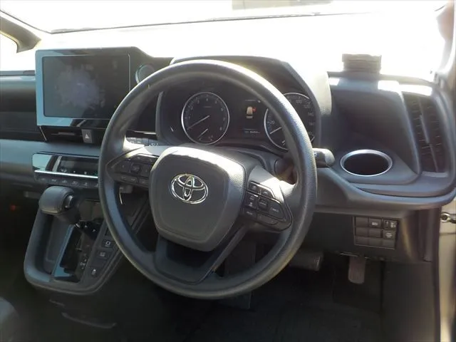 Toyota Noah X 2023 (Non Hybrid, Auction Grade 4) – Gray (1K0) | 86,399 km | Upcoming | STK-260833