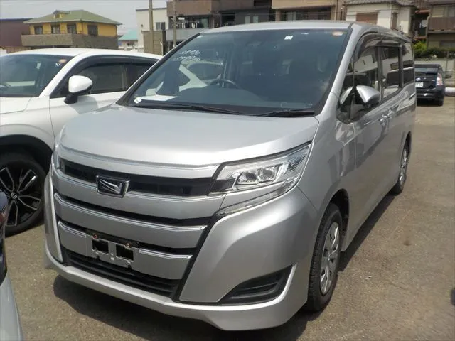 Toyota Noah X 2021 (Non Hybrid, Auction Grade 3.5) – Silver | 74,829 km | Upcoming | STK-260838