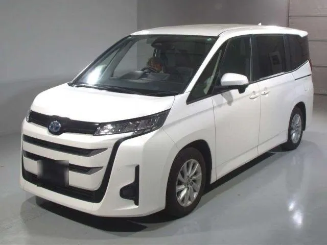 Toyota Noah G 2022 (Hybrid, Auction Grade 4.5) – Pearl | 81,216 km | STK-260410