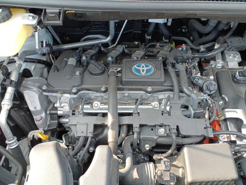 Toyota Voxy S-Z 2022 (Hybrid, Auction Grade 4.5) – Pearl | 46,706 km | Dhaka | STK-260613