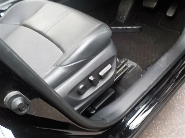 Toyota Corolla Cross Z 2023 (Hybrid, Auction Grade 4.5) – Attitude Black (218) | 58,602 km | Dhaka | STK-260861