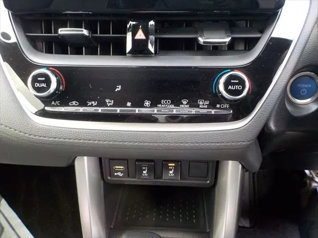 Toyota Corolla Cross Z 2021 (Hybrid, Auction Grade 5) – Pearl | 42,728 km | Upcoming | STK-260865