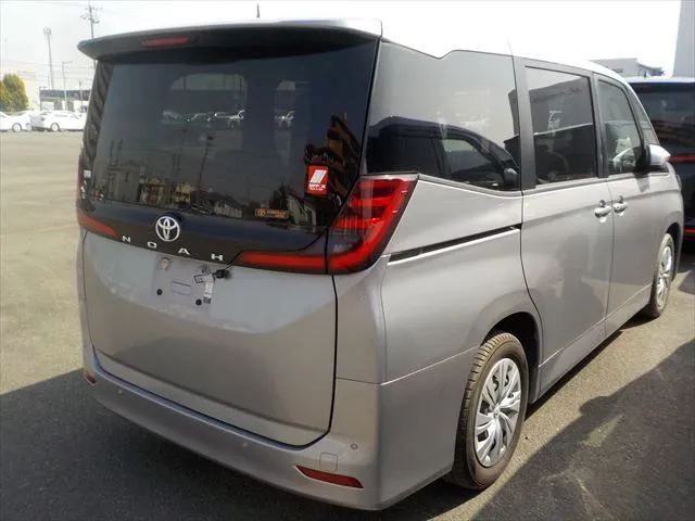 Toyota Noah X 2022 (Non Hybrid, Auction Grade 4) – Gray (1K0) | 79,873 km | Upcoming | STK-260831