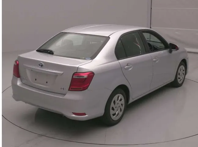 Toyota Axio EX 2021 (Hybrid, Auction Grade R) – Silver | 106,288 km | STK-260422