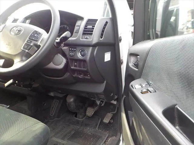 Toyota Hiace Super GL 2020 (Non Hybrid, Auction Grade 3) – Pearl | 110,000 km | Showroom | STK-260667