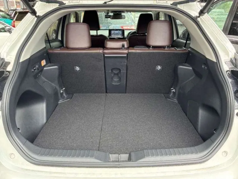 Toyota YARIS CROSS Z 2021 (Hybrid, Auction Grade 4.5) – Pearl | 30,000 km | End of July | STK-260672
