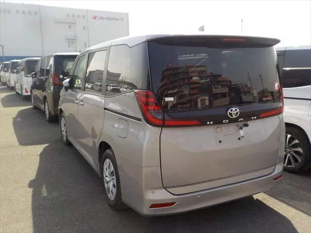 Toyota Noah X 2022 (Non Hybrid, Auction Grade 4) – Gray (1K0) | 79,873 km | Upcoming | STK-260831