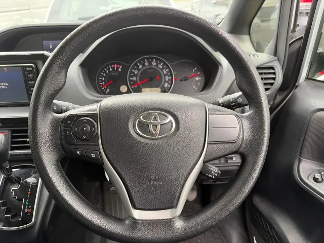 Toyota Noah X Smart 2021 (Non Hybrid, Auction Grade 4) – Silver | 88,289 km | Upcoming | STK-260611