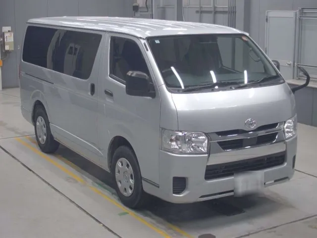 Toyota Hiace DX GL 2021 (Non Hybrid, Auction Grade 3.5) – Silver | 135,036 km | Upcoming | STK-260627