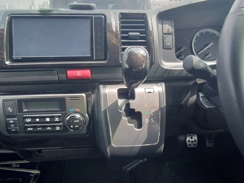 Toyota Hiace SGL Dark Prime II 2021 (Non Hybrid, Auction Grade 4.5) – Pearl | 44,086 km | Incoming | STK-260492