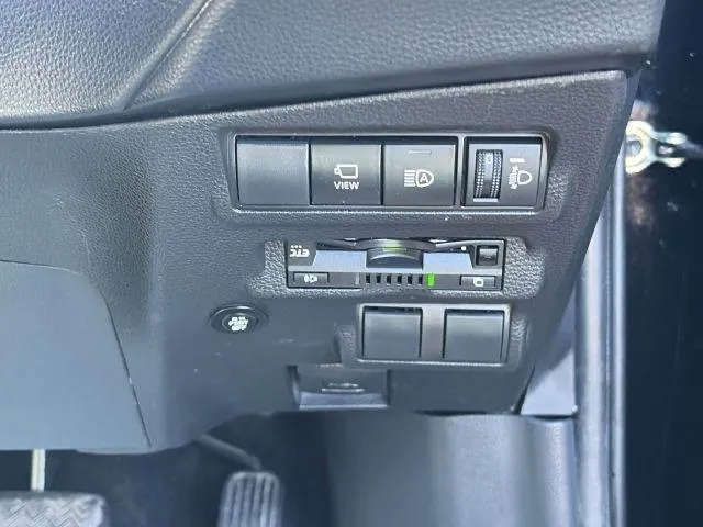 Toyota Corolla Cross S 2022 (Hybrid, Auction Grade R) – Black | 48,000 km | STK-260412