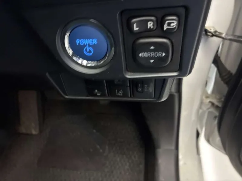 Toyota Axio EX 2021 (Hybrid, Auction Grade 4) – White | 46,800 km | Upcoming | STK-260502