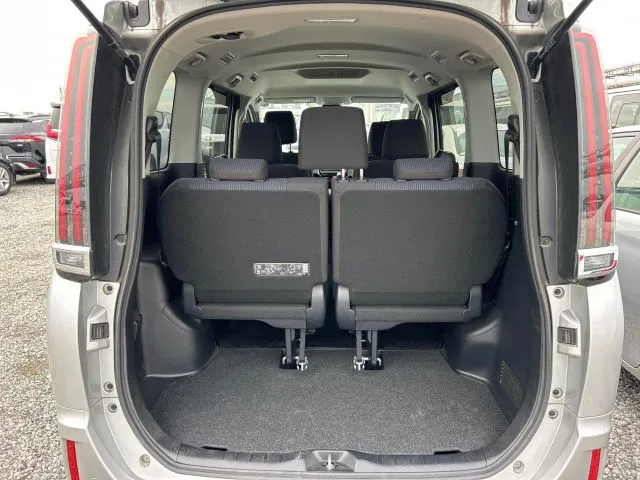 Toyota Noah XL 2020 (Non Hybrid, Auction Grade RA) – Silver | 57,358 km | Dhaka | STK-260609