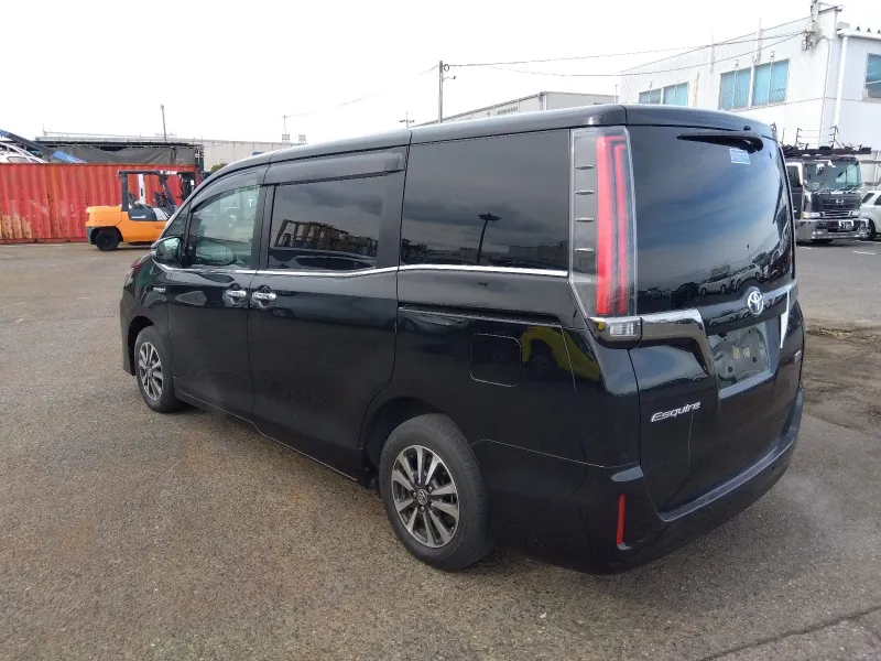Toyota Esquire GI 2020 (Hybrid, Auction Grade 4.5) – Black | 79,465 km | ECB Showroom | STK-250010