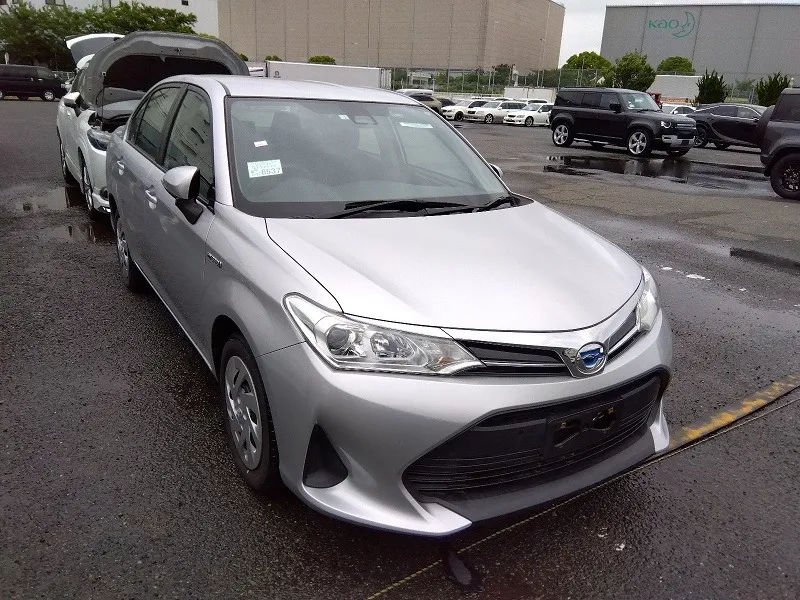 Toyota Axio EX 2020 (Hybrid, Auction Grade 4) – Silver | 39,000 km ...
