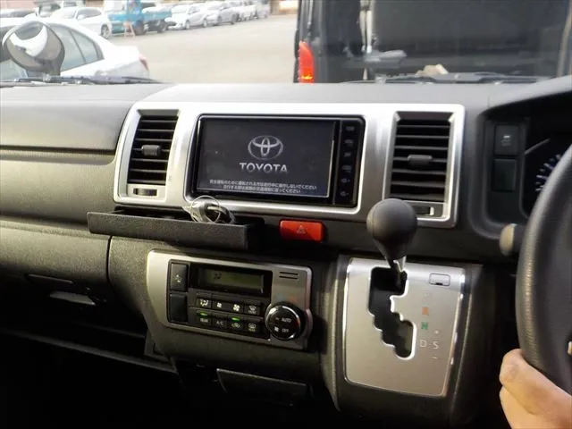 Toyota Hiace Super GL 2020 (Non Hybrid, Auction Grade 3) – Pearl | 110,000 km | Showroom | STK-260667