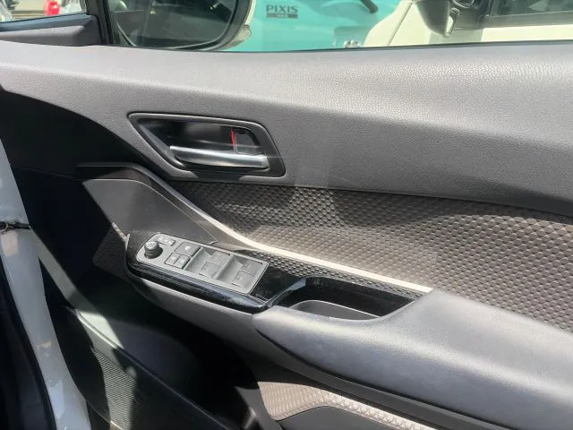 Toyota C-HR G New Shape 2021 (Hybrid, Auction Grade 3.5) – Pearl | 21,159 km | Upcoming | STK-260598