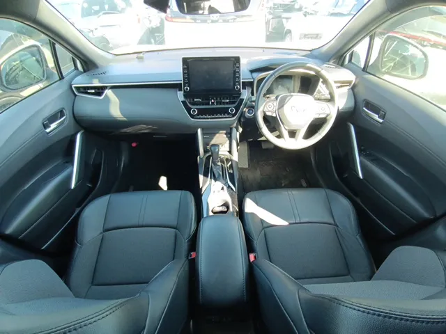 Toyota Corolla Cross Z Pkg 2023 (Hybrid, Auction Grade 4.5) – Pearl | 25,601 km | Dhaka Ready | STK-260338