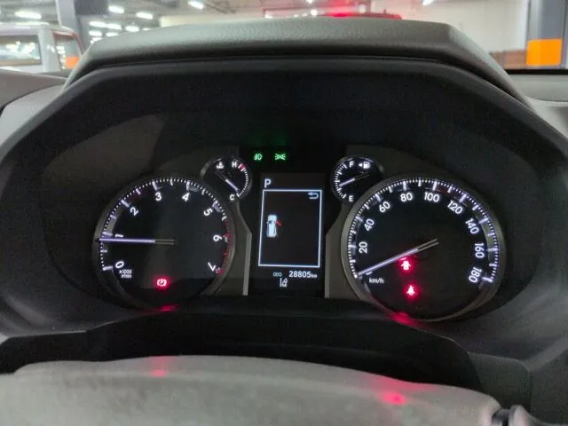 Toyota Land Cruiser TX-L 2022 (Non Hybrid, Auction Grade 5) – Pearl | 28,000 km | STK-260585
