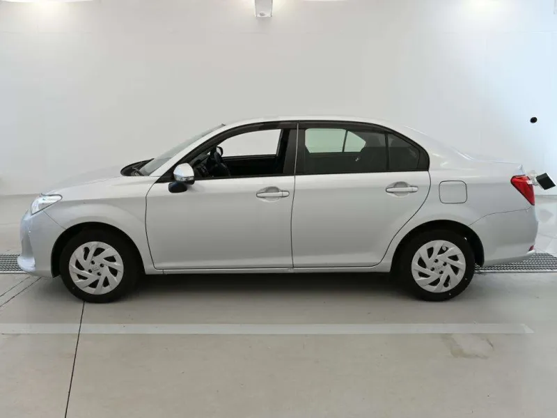 Toyota Axio EX 2021 (Non Hybrid, Auction Grade 4) – Silver | 26,000 km | Upcoming | STK-260637