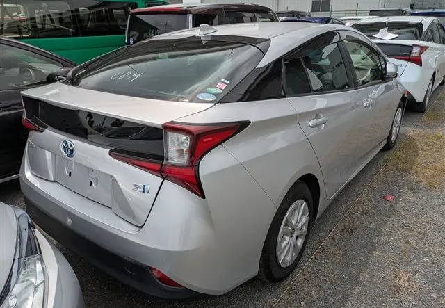 Toyota Prius S Safety Plus II 2021 (Hybrid, Auction Grade 3) – Silver | 34,093 km | Mongla | STK-260483
