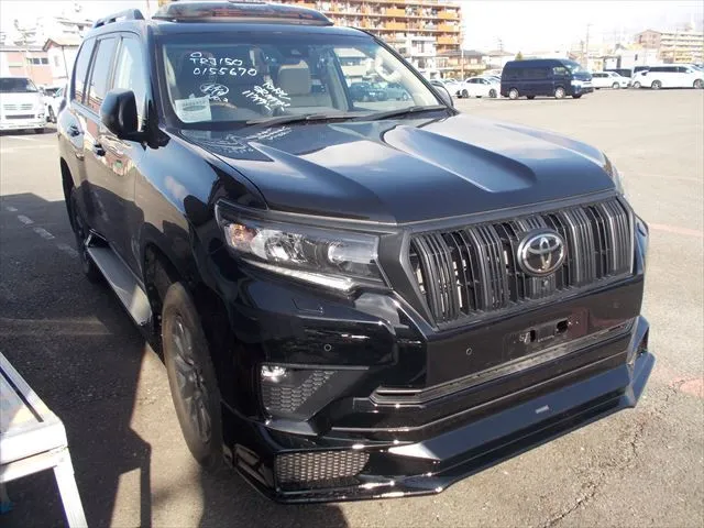 Toyota LAND CRUISER PRADO TX-L Matte Black Edition 2022 (Non Hybrid, Auction Grade 5) – Black (202) | 29,640 km | Dhaka | STK-260895