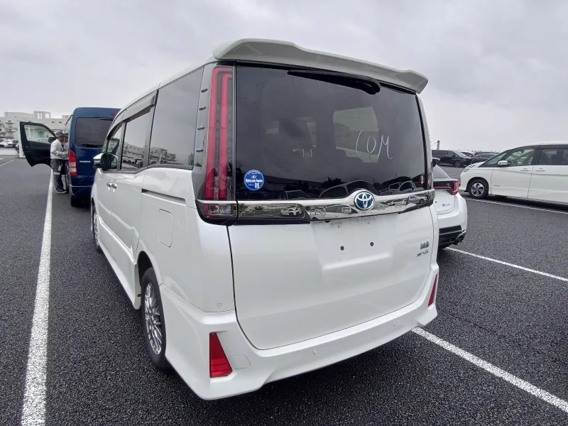 Toyota Noah SI WXB-3 2021 (Hybrid, Auction Grade 3.5) – Pearl | 43,247 km | Incoming | STK-260476