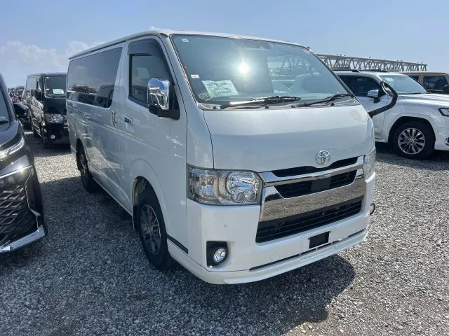 Toyota Hiace DX 2020 (Non Hybrid, Auction Grade 4) – Pearl | 112,022 km | Upcoming | STK-250192