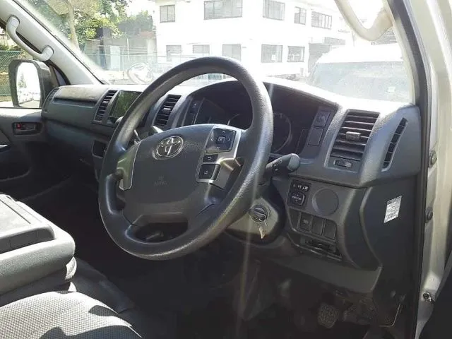 Toyota Hiace DX GL 2021 (Petrol, Auction Grade 3.5) – Silver | 125,069 km | Upcoming | STK-260979