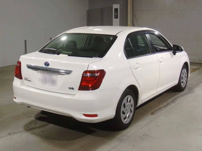 Toyota Axio EX 2022 (Hybrid, Auction Grade 4.5) – White | 33,000 km | Upcoming | STK-260497