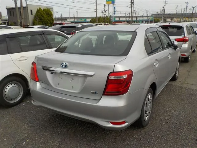 Toyota Axio EX 2022 (Hybrid, Auction Grade 4.5) – Silver | 81,600 km | Upcoming | STK-260842