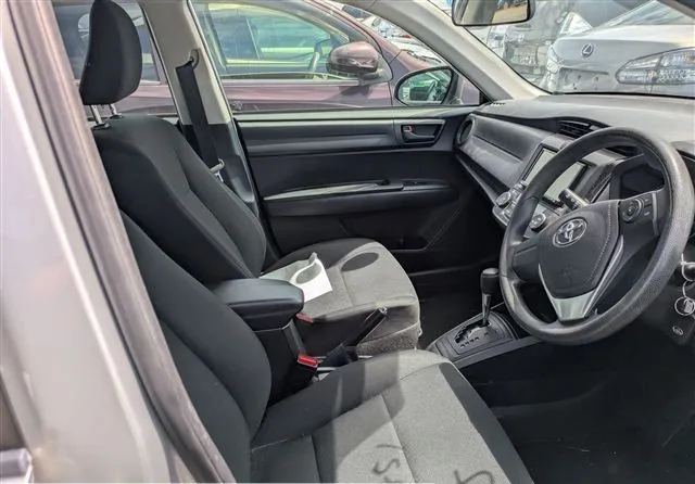 Toyota Axio EX 2021 (Hybrid, Auction Grade 3.5) – Silver | 170,815 km | Incoming | STK-260486