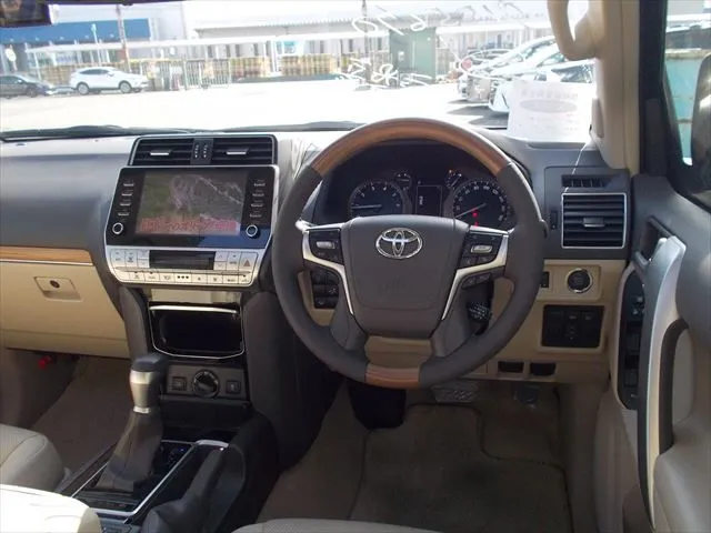 Toyota LAND CRUISER PRADO TX-L Matte Black Edition 2022 (Non Hybrid, Auction Grade 5) – Black (202) | 29,640 km | Dhaka | STK-260895
