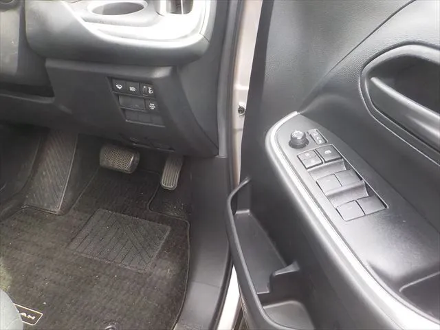 Toyota Noah G 2023 (Hybrid, Auction Grade 4.5) – Golden (4X1) | 87,291 km | Upcoming | STK-260819