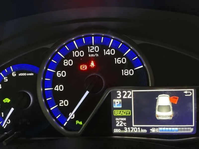 Toyota Axio EX 2021 (Hybrid, Auction Grade 4) – Silver | 31,700 km | Upcoming | STK-260507