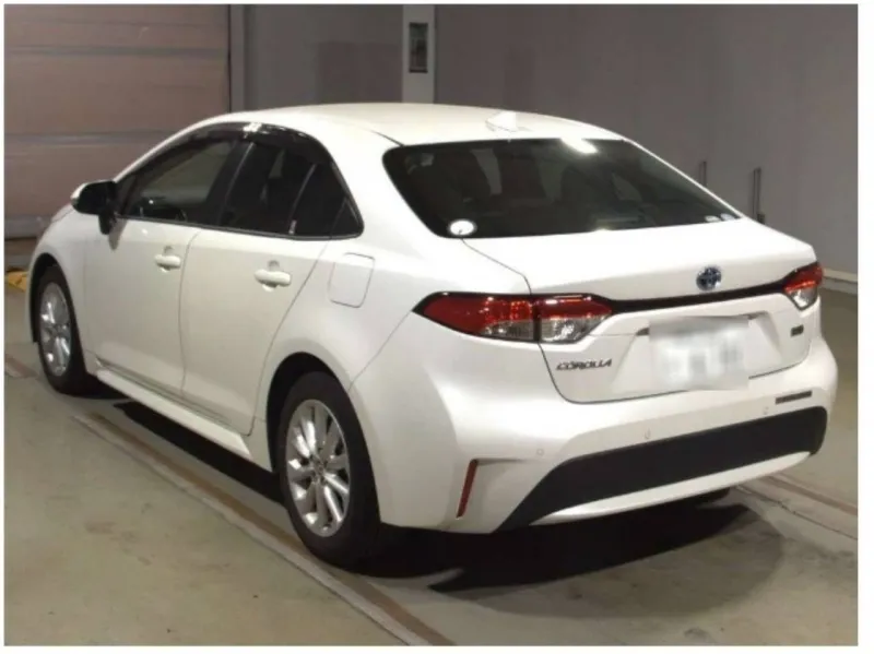 Toyota Corolla S 2021 (Hybrid, Auction Grade 3) – Pearl | 29,095 km | Dhaka | STK-260459