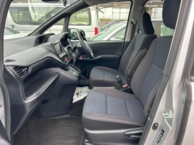 Toyota Noah XL 2020 (Non Hybrid, Auction Grade RA) – Silver | 57,358 km | Dhaka | STK-260609