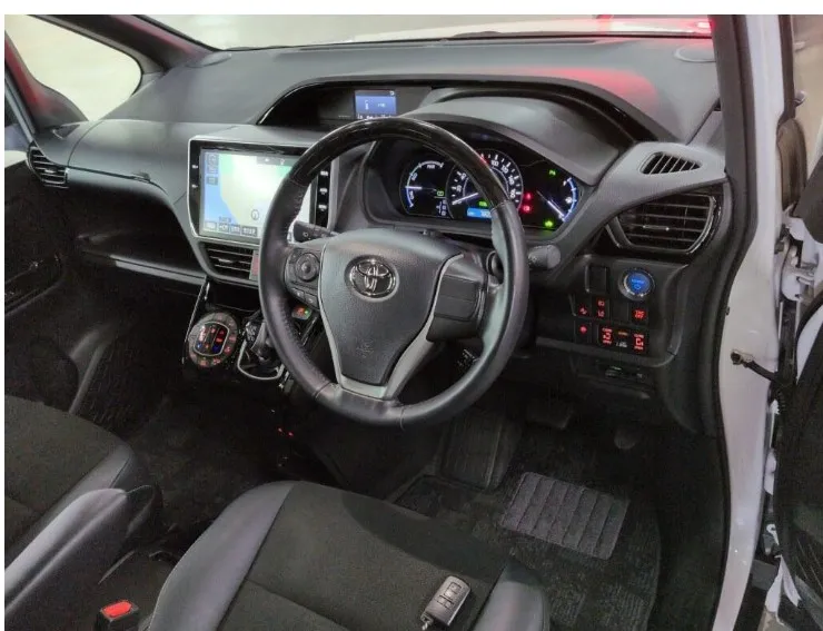Toyota Noah Si WXB III 2020 (Hybrid, Auction Grade 4.5) – Pearl | 78,500 km | Upcoming | STK-260535