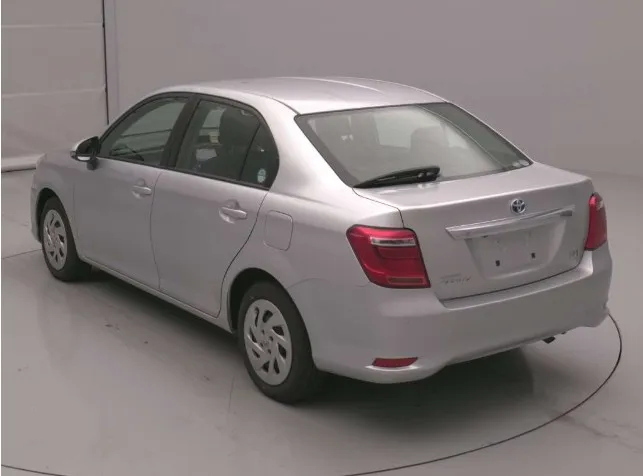 Toyota Axio EX 2021 (Hybrid, Auction Grade R) – Silver | 106,288 km | STK-260422