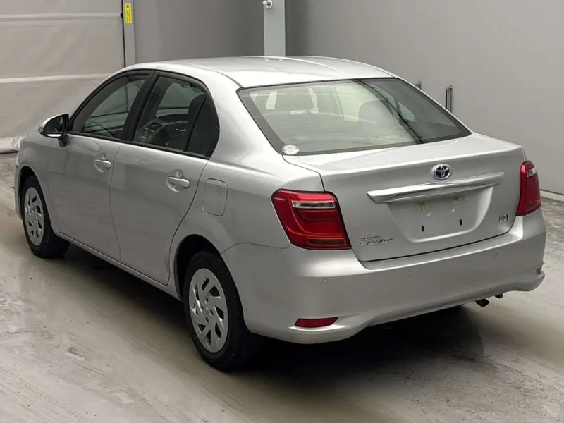 Toyota Axio EX 2021 (Hybrid, Auction Grade 4) – Silver | 31,000 km | Upcoming | STK-260512