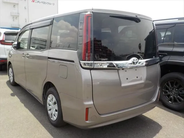 Toyota Noah X 2021 (Non Hybrid, Auction Grade 4) – Brown (4VB) | 78,690 km | Upcoming | STK-260836
