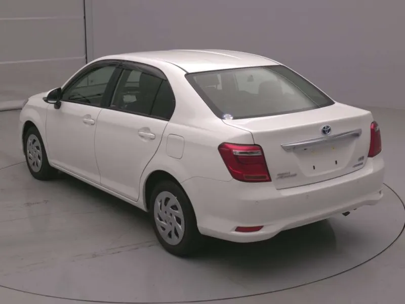Toyota Axio EX 2021 (Hybrid, Auction Grade 4.5) – White | 44,500 km | Upcoming | STK-260505