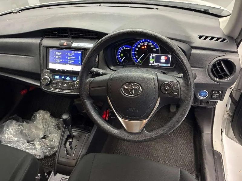 Toyota Axio EX 2021 (Hybrid, Auction Grade 4) – White | 46,800 km | Upcoming | STK-260502