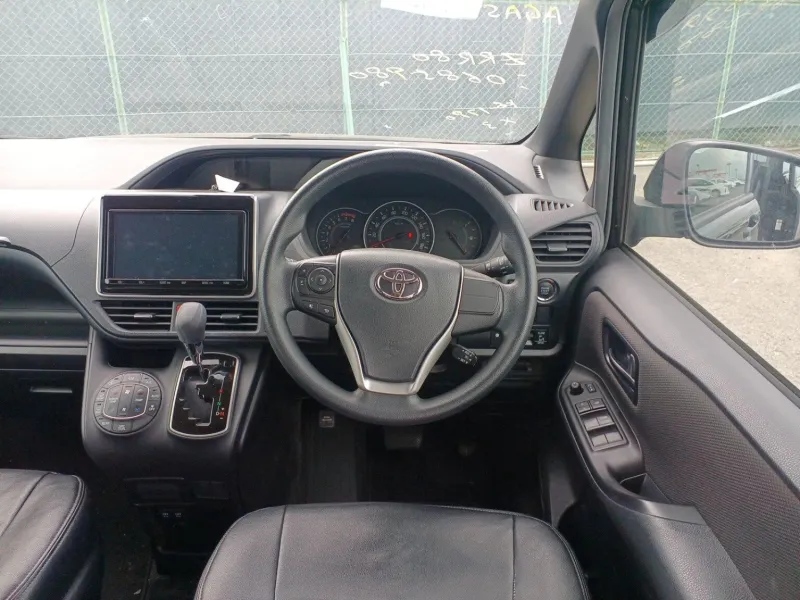 Toyota Noah X Smart 2021 (Non Hybrid, Auction Grade R) – Black | 36,000 km | Incoming 2026-07-30 | STK-260612