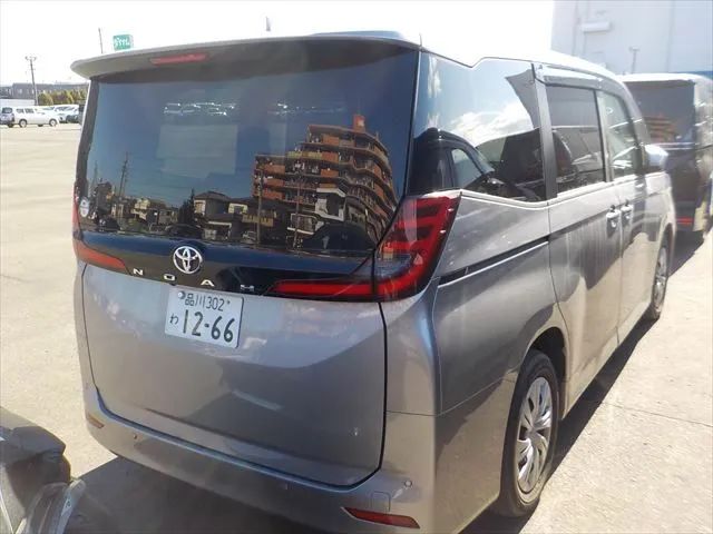Toyota Noah X 2023 (Non Hybrid, Auction Grade 4) – Gray (1K0) | 86,399 km | Upcoming | STK-260833