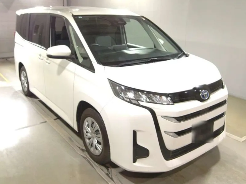 Toyota Noah X 2022 (Hybrid, Auction Grade 4) – Pearl | 99,000 km | Upcoming | STK-260618