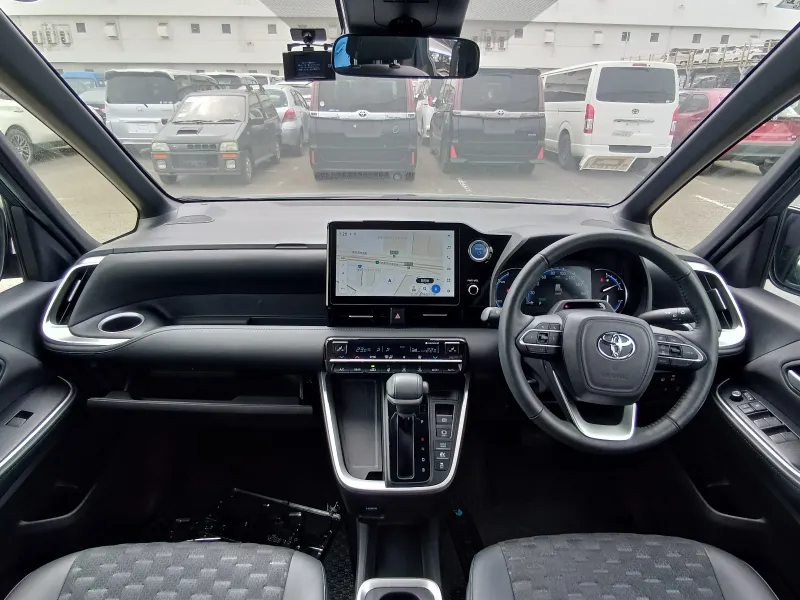 Toyota Voxy S-Z 2022 (Hybrid, Auction Grade 4.5) – GREY | 41,000 km | Dhaka | STK-260591