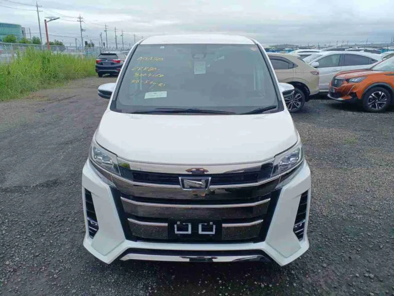 Toyota Noah Si WXB III 2021 (Petrol, Auction Grade 4.5) – Pearl | 38,000 km | Upcoming | STK-260973